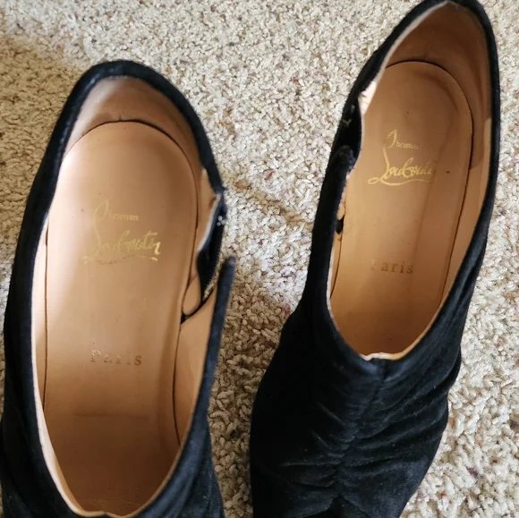 Christian Louboutin Black Suede Peep-Toe Booties Zip Heels Sz. 39.5 - Picture 5 of 8